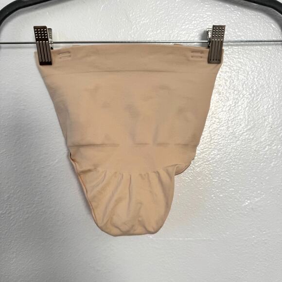 NWOT SKIMS Seamless Sculpt Mid Waist Shaping Thong Womens S Sand Shapewear - Picture 1 of 4